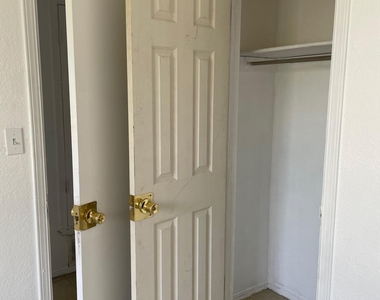 7214 Dale Road - Photo Thumbnail 15