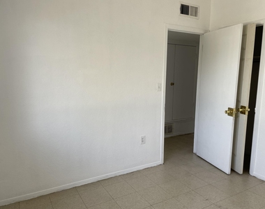 7214 Dale Road - Photo Thumbnail 16