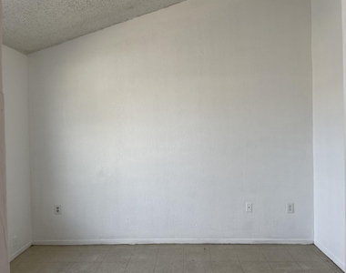 7214 Dale Road - Photo Thumbnail 23