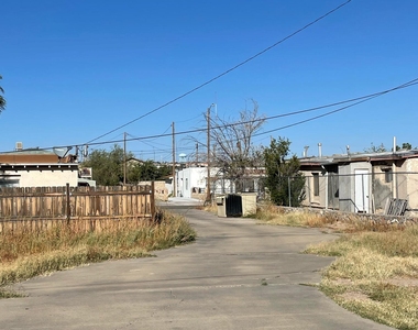 7214 Dale Road - Photo Thumbnail 5