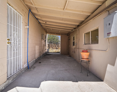 209 N Seville Drive - Photo Thumbnail 17