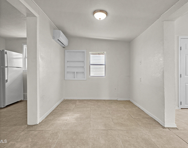 209 N Seville Drive - Photo Thumbnail 10