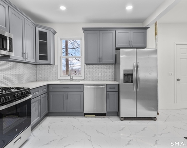37 Johnson Street - Photo Thumbnail 16