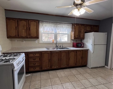 112 Harrington Avenue - Photo Thumbnail 1