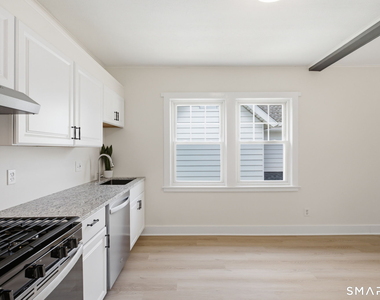 84 Sherwood Place - Photo Thumbnail 8