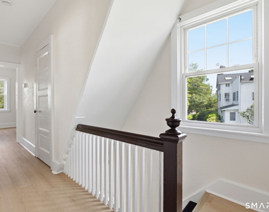 84 Sherwood Place - Photo Thumbnail 5