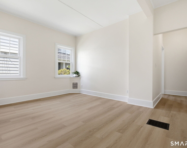 84 Sherwood Place - Photo Thumbnail 5