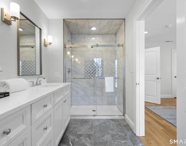 2455 Boston Post Road - Photo Thumbnail 8