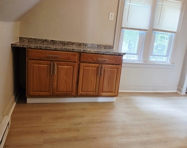 27 Waterville Street - Photo Thumbnail 5