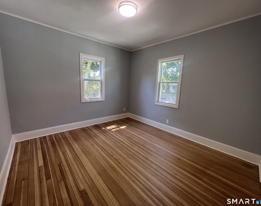 335 Ridgefield Avenue - Photo Thumbnail 15