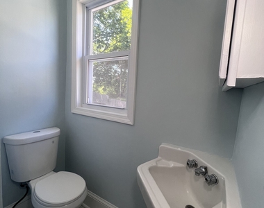 335 Ridgefield Avenue - Photo Thumbnail 14