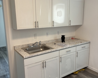 249 Lincoln Street - Photo Thumbnail 8