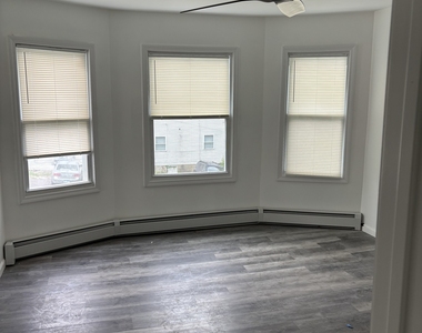 249 Lincoln Street - Photo Thumbnail 3