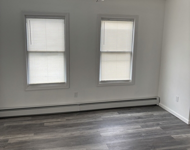 249 Lincoln Street - Photo Thumbnail 7