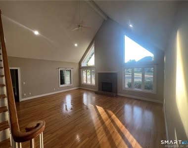 6 Kingsley Drive - Photo Thumbnail 3