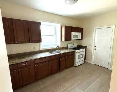 1333 East Main Street - Photo Thumbnail 7