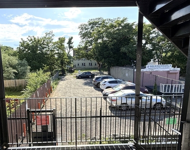 1333 East Main Street - Photo Thumbnail 2