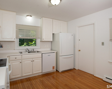 172 East Avenue - Photo Thumbnail 4