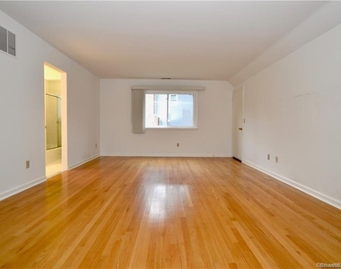 35 Homestead Road - Photo Thumbnail 10