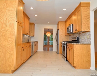 35 Homestead Road - Photo Thumbnail 5