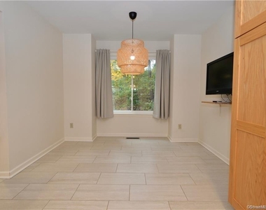 35 Homestead Road - Photo Thumbnail 4