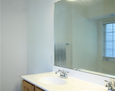 1305 Michael Drive - Photo Thumbnail 15