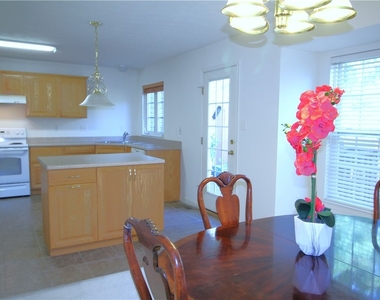 1305 Michael Drive - Photo Thumbnail 8