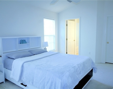1305 Michael Drive - Photo Thumbnail 12