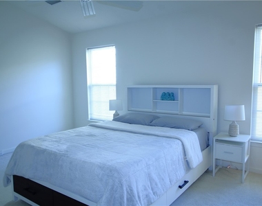 1305 Michael Drive - Photo Thumbnail 11