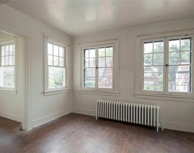 6535 Northumberland - Photo Thumbnail 2