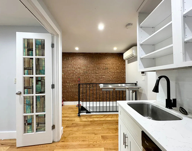 225 Halsey Street - Photo Thumbnail 7