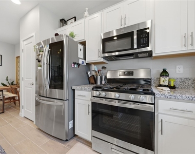 11824 Pelican Butte Avenue - Photo Thumbnail 12