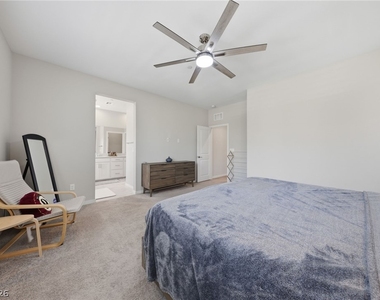 11824 Pelican Butte Avenue - Photo Thumbnail 19