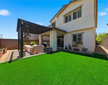 11824 Pelican Butte Avenue - Photo Thumbnail 4