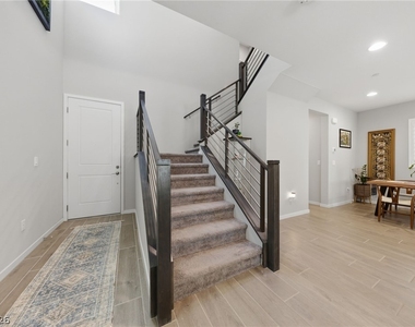 11824 Pelican Butte Avenue - Photo Thumbnail 6