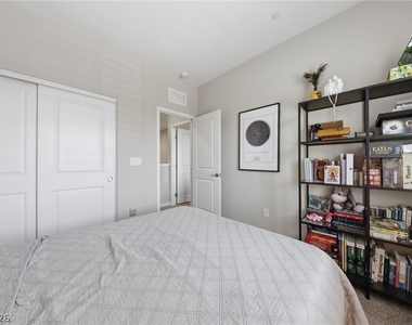 11824 Pelican Butte Avenue - Photo Thumbnail 22