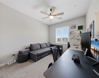 11824 Pelican Butte Avenue - Photo Thumbnail 25