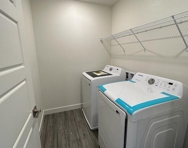 3645 Portici Lane - Photo Thumbnail 27