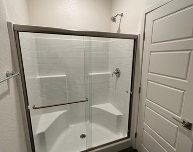3645 Portici Lane - Photo Thumbnail 17