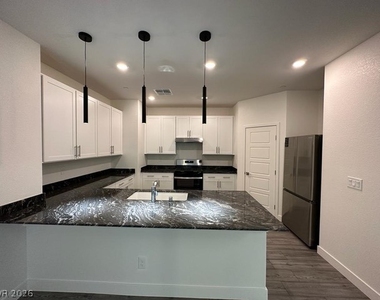 3645 Portici Lane - Photo Thumbnail 5