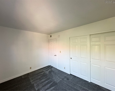 4340 Sandy River Drive - Photo Thumbnail 8