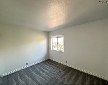 4340 Sandy River Drive - Photo Thumbnail 7