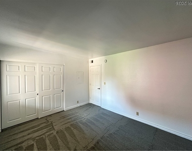 4340 Sandy River Drive - Photo Thumbnail 11