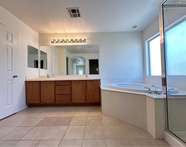 8321 Mozley Park Street - Photo Thumbnail 15