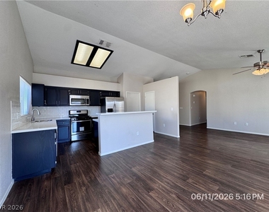 222 Quailbush Drive - Photo Thumbnail 5