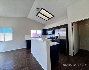 222 Quailbush Drive - Photo Thumbnail 3