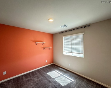 5370 White Butterfly Street - Photo Thumbnail 12