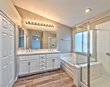8880 Wallaby Lane - Photo Thumbnail 12