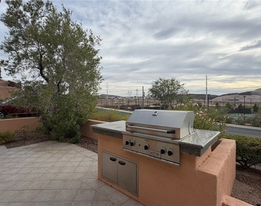1274 Calcione Drive - Photo Thumbnail 32