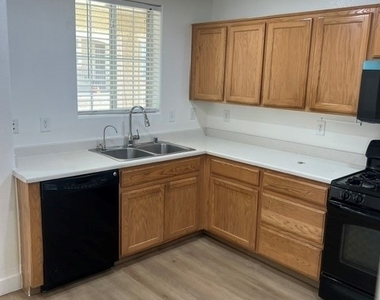 6940 Canary Ivy Way - Photo Thumbnail 4